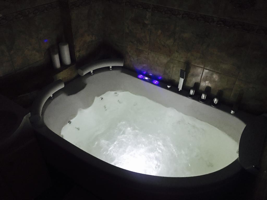 Trumpalaike Buto Nuoma Rokiskyje Su Jacuzzi Rokiškis Kültér fotó